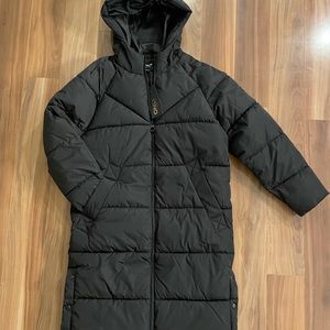 Only long puffer jacket size med. Brand new